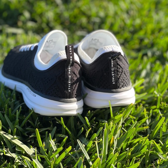 APL🔴TechLoom Phantom black/white women’s Athletic Running shoes 5 - Picture 13 of 15